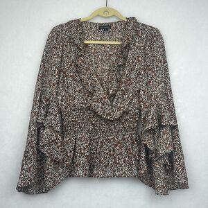 Max Edition V-Neck Floral Print Flattering Accented Neck line Bell Sleeves Sz S